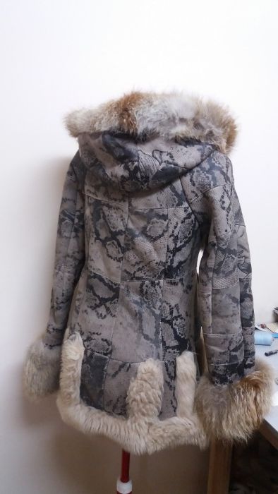 Продаю детскую дубленку
