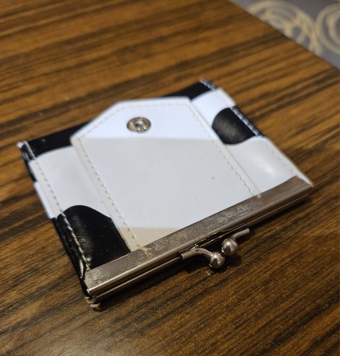 Подарявам портмоненца