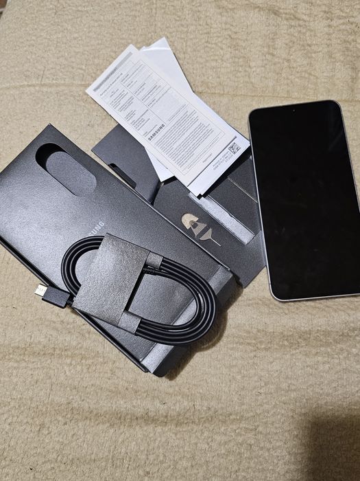 Samsung Galaxy S25 FE 128GB Nou / Nefolosit – Culori Navy & Graphite