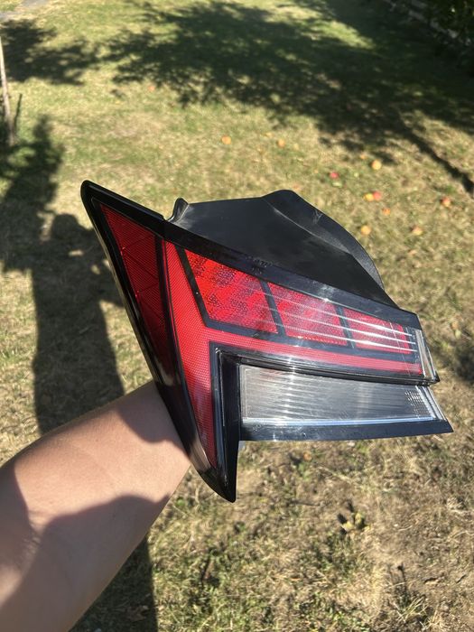 Bec stop spate stanga hyundai elantra