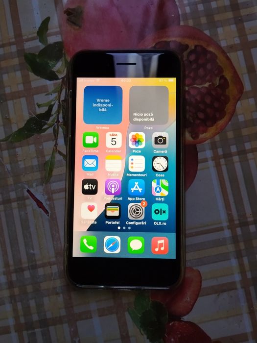 Vând iPhone se3  stare foarte buna