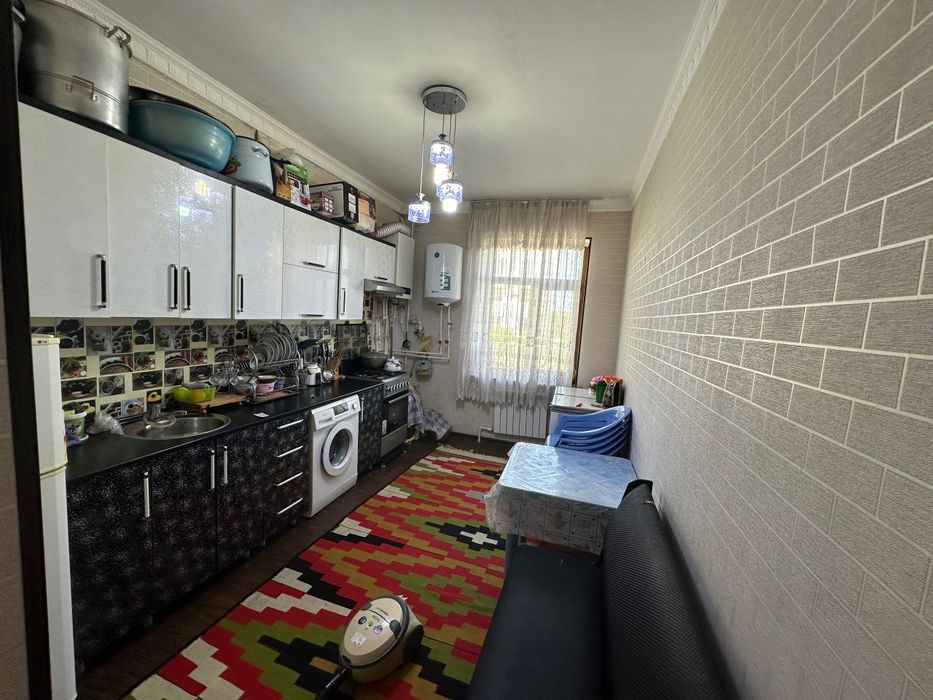 Продам Новый квартиру! Одно подездное Дом кирпичный адрес 6 микр возле