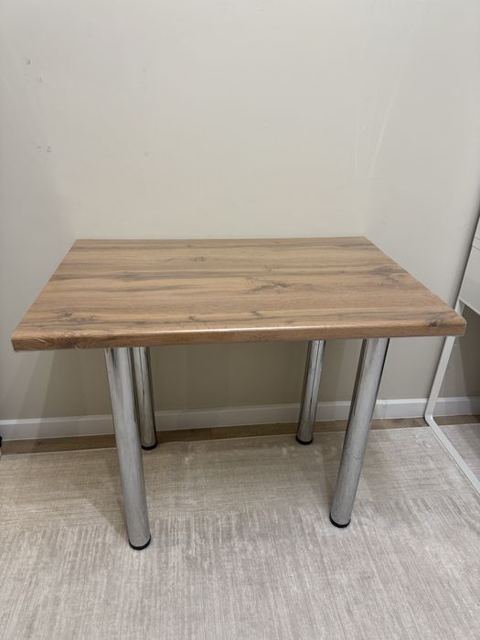 Продам стол в хорошем состоянии