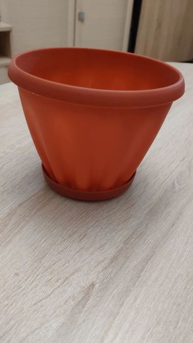 Продам горшок для цветов
