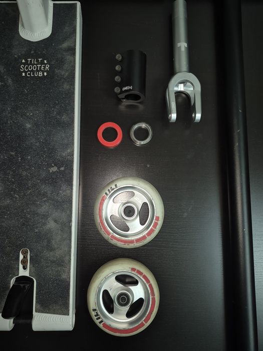 Трюковой самокат Tilt Theorem Build Red 6.2