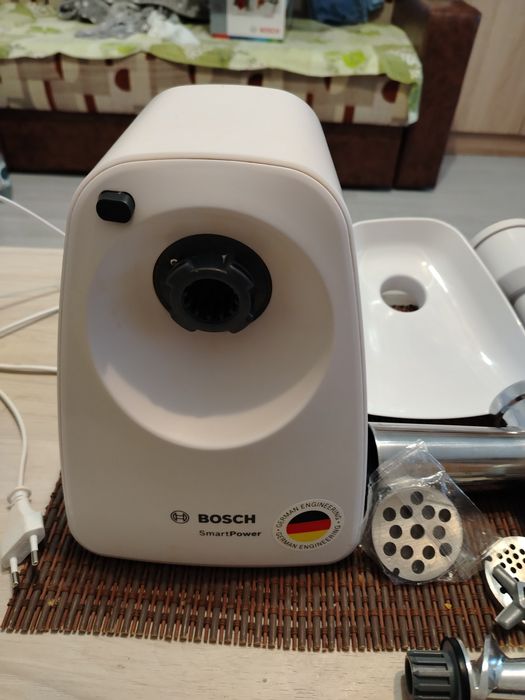 ROBOT de bucătărie"Bosch "multi-funcțional!