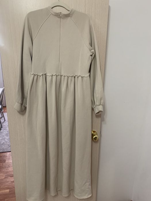 Белое теплое платье