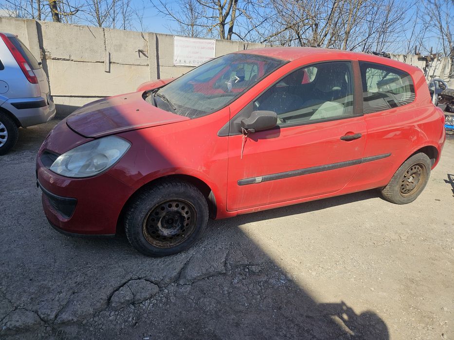 Clio 3 bară fata faruri capotă uși scaune jante