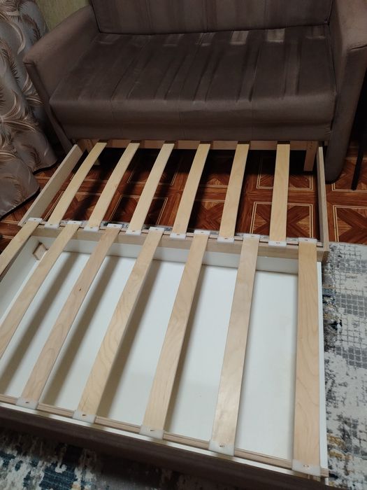 Диван двухместный