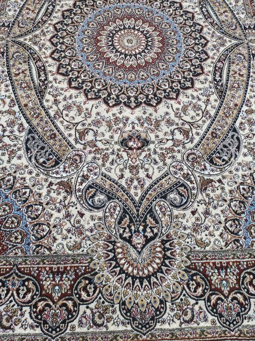 Классный ковер для зала