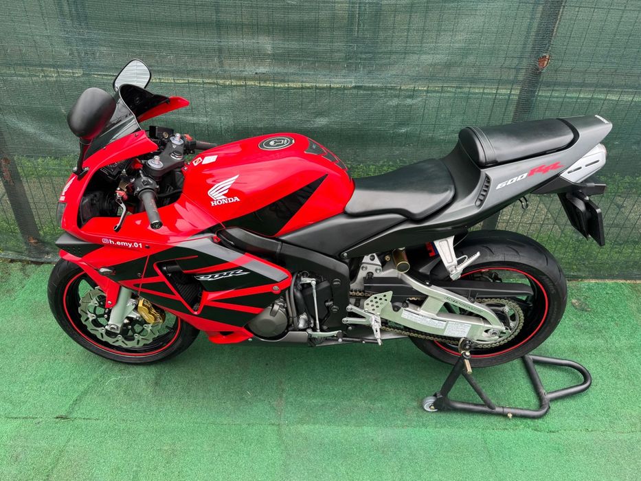 Honda CBR 600RR PC37