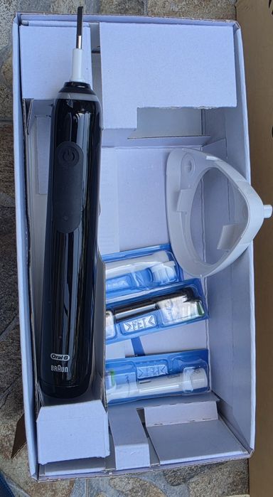 Електрическа четка за зъби Oral-B