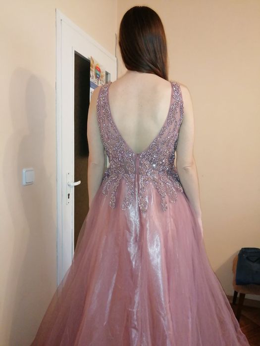 Абитуриентска рокля