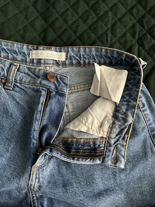 Blugi scurti Bershka de dama marimea 36