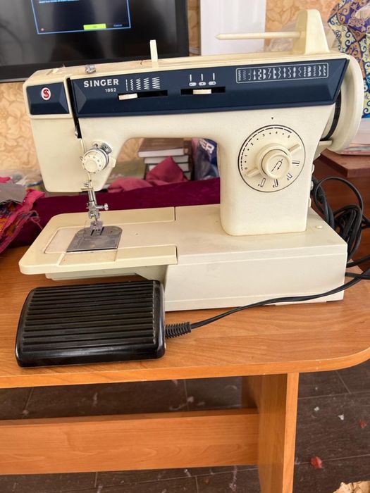 Швейная машинка Zinger