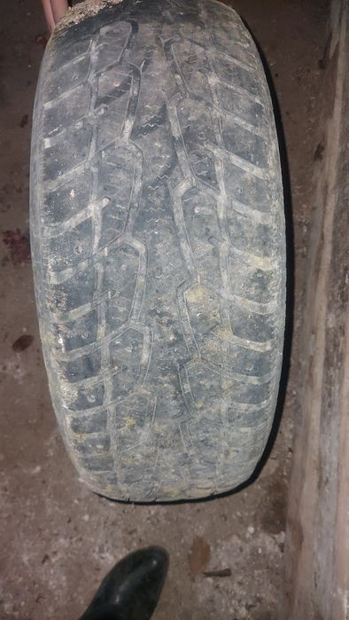 Продам Шины 215 60