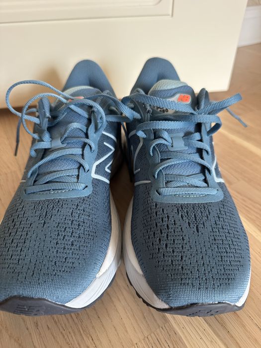 New Balance размер 43  новые в упаковке