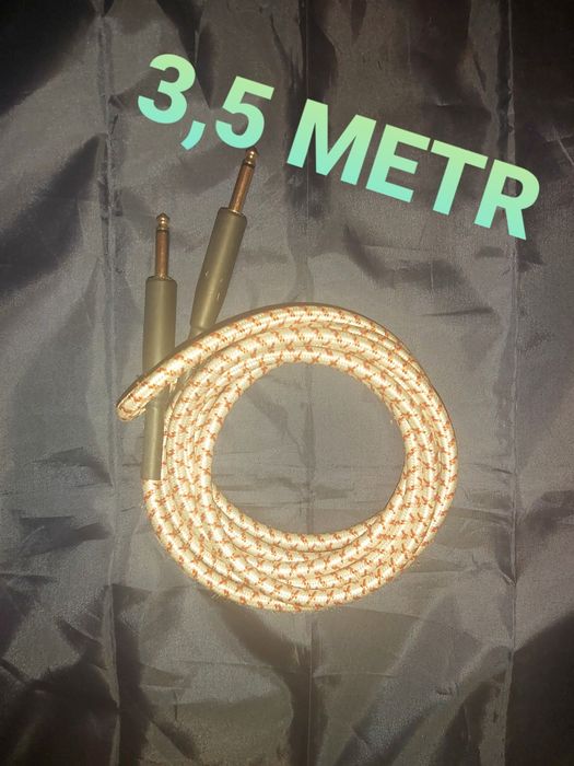 Elektron gitara sotiladi zudlik bilan