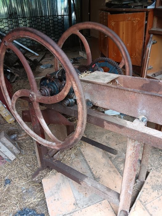 Vând sescawagou de tăiat fan și altele