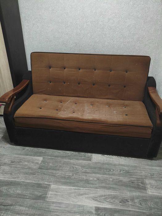 Диван-кровать даром