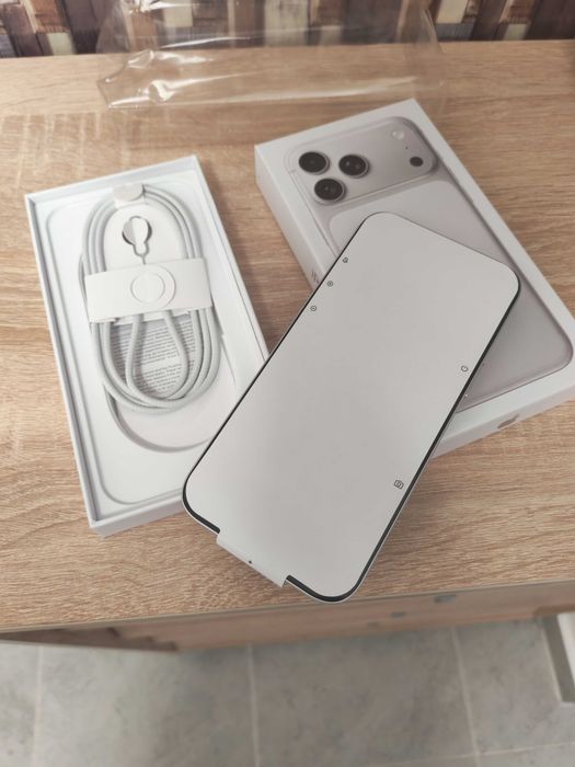 iPhone 17 Pro max sigilat