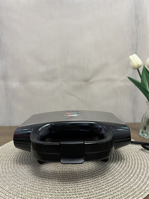 Уред за сандвичи Tefal Ultracompact Sandwich