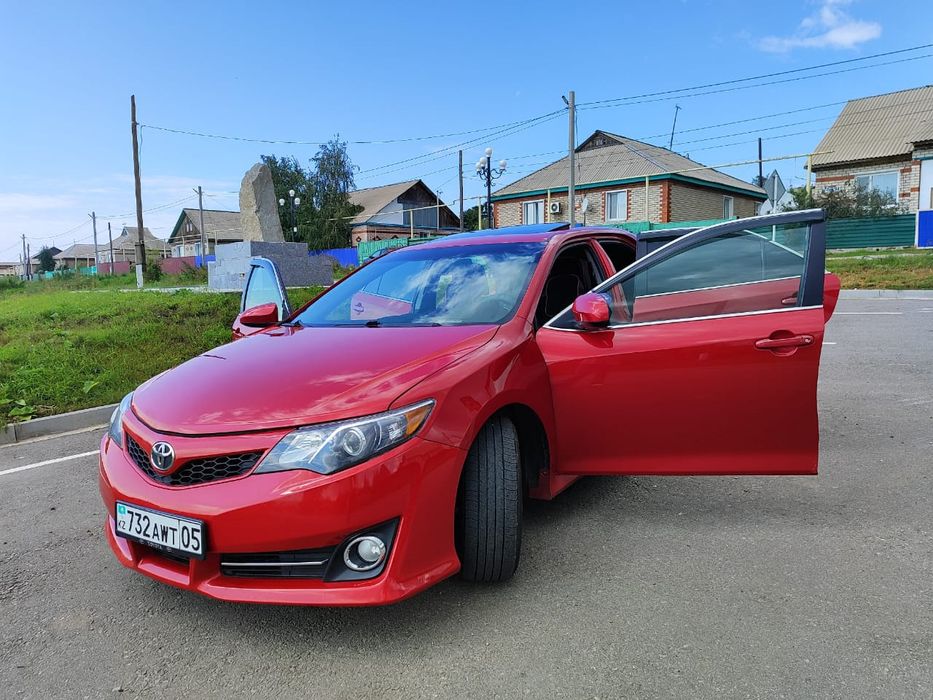 Продам машину Toyota Camry 50