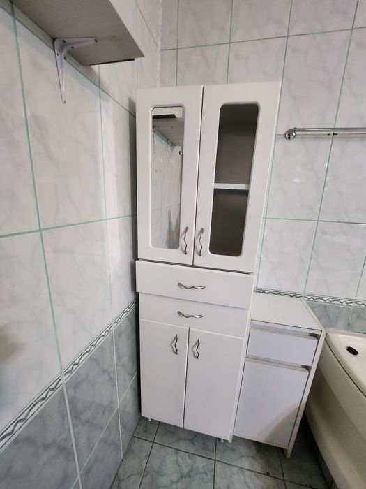 Vand mobilier baie, bucatarie