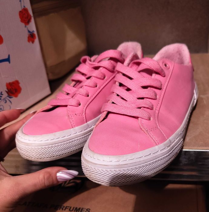 Обувки чисто нови и ползвани