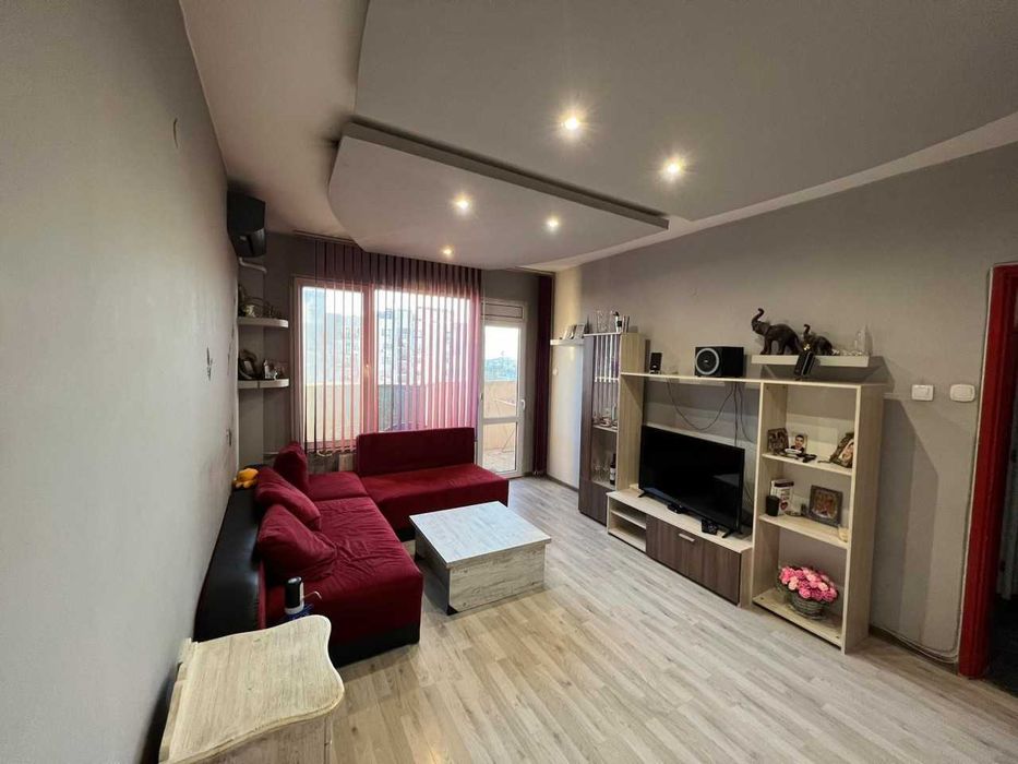 Дава се под наем Едностаен апартамент в Пловдив, Кършияка - 46 кв.м за 225 € - Снимка #1