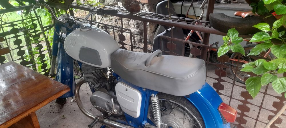 Иже без документи