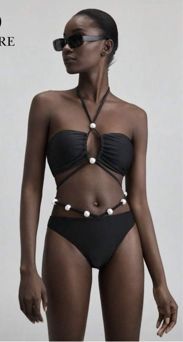 Черен бански с перли, връзки и наметка (пола)