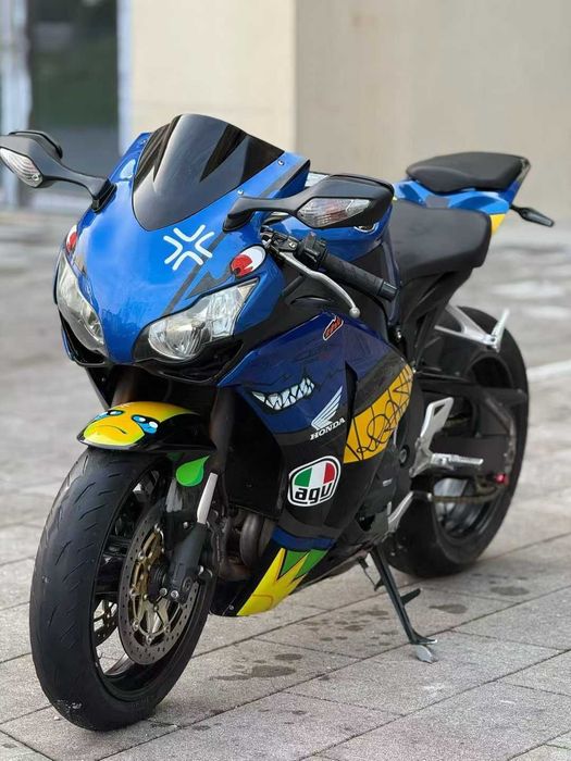 Honda CBR 1000 мотоцикл