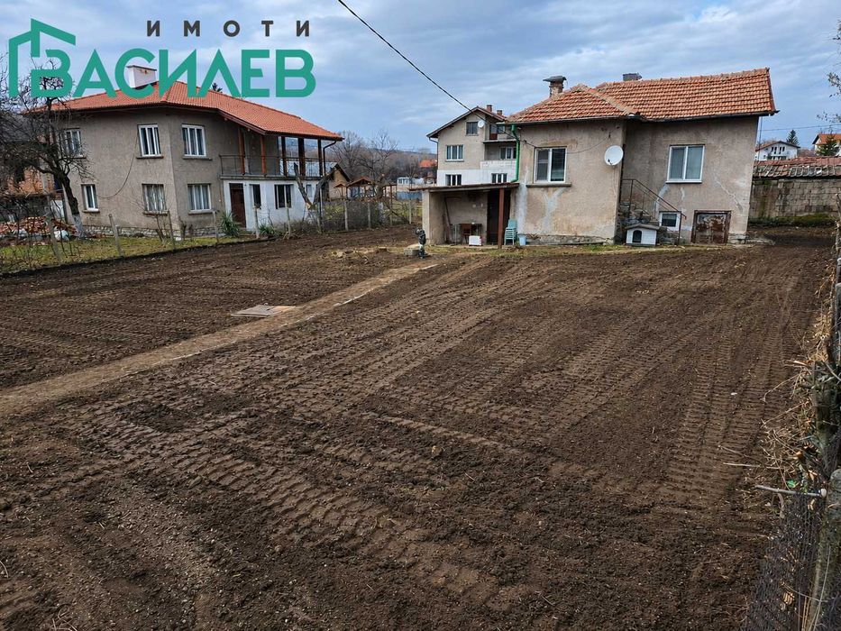 Продава КЪЩА област Перник, с. Студена