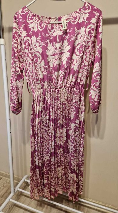 Rochie Superbă!Purtată o singură dată la un eveniment!