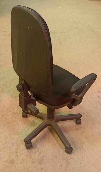 Офис стол с подлакътници