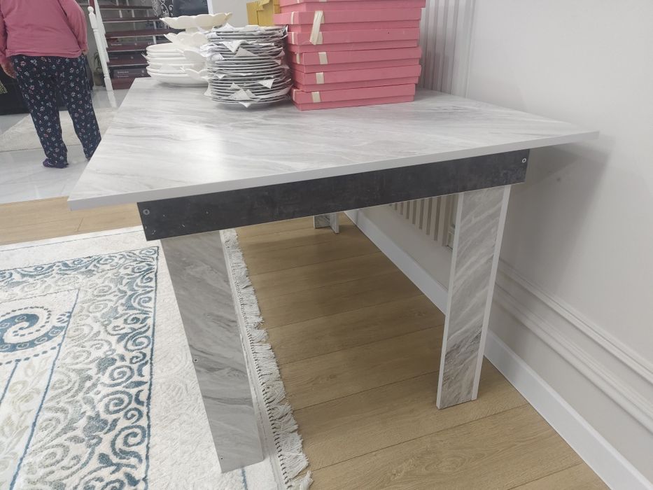 Столы новые  полтора метра