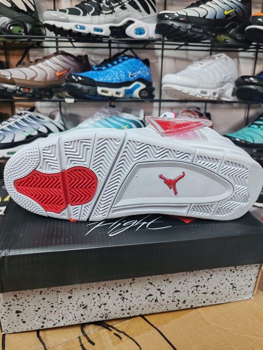 Jordan 4 retro metallic