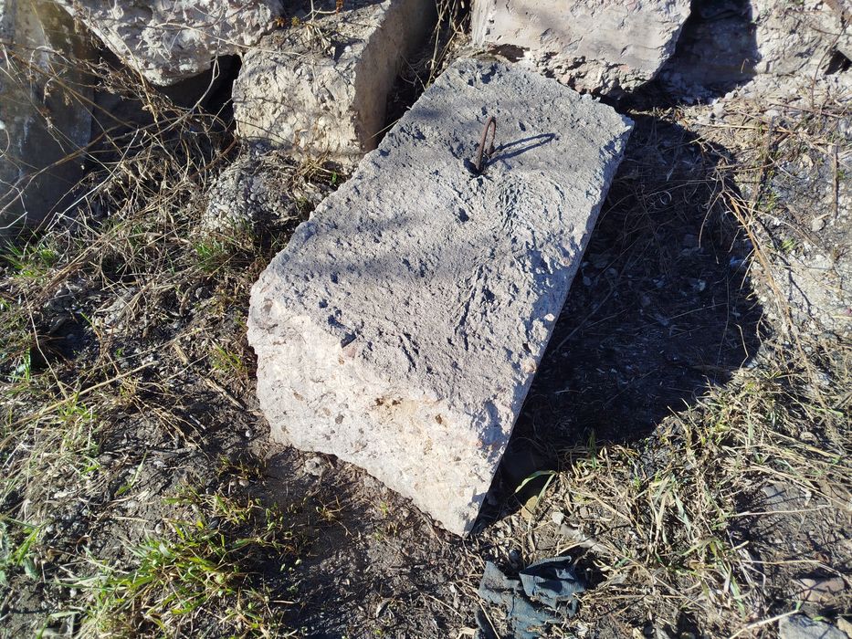 Продам фундаментные блоки(половинки)