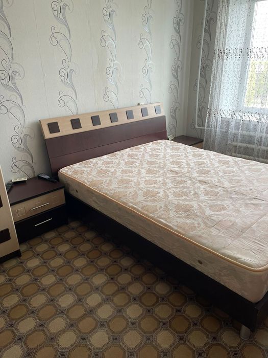 продам спальный гарнитур в отличном состояний