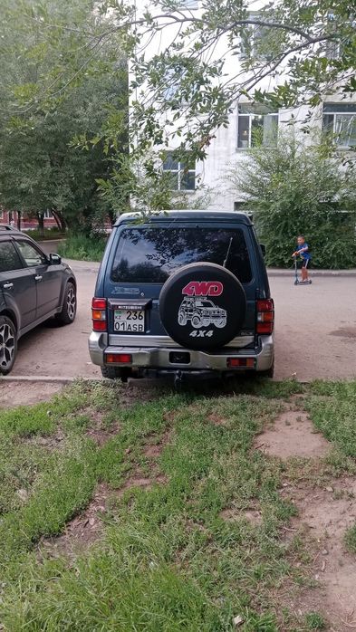 Митсубиси Паджеро 2