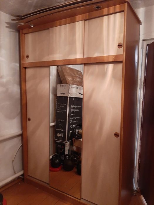 Шкафы плательные