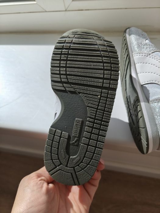 Детски маратонки Puma с брокат