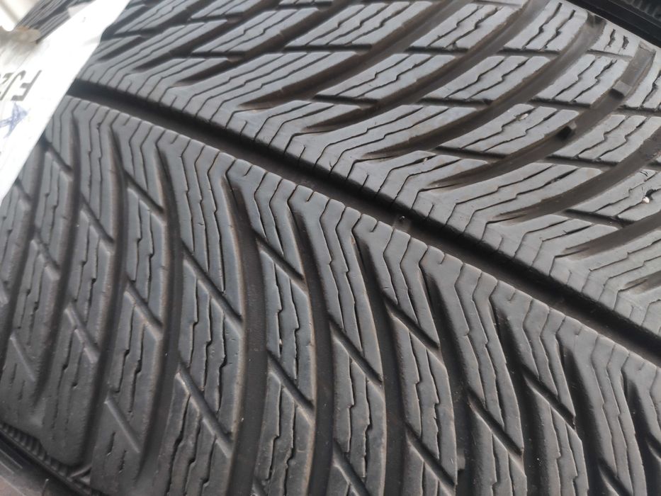4бр Зимни гуми 235 55 17 - Michelin