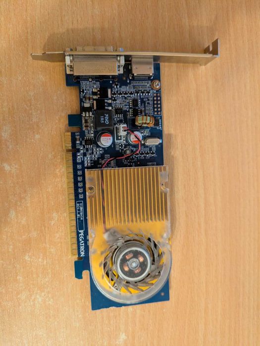 Placa video retro Pegatron Geforce 315  1GB