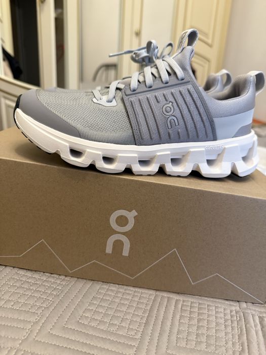 Продам оригинал ON кроссовки