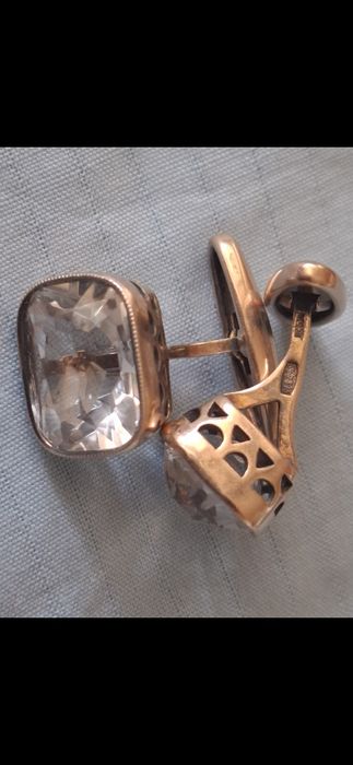 Серебряные запонки.