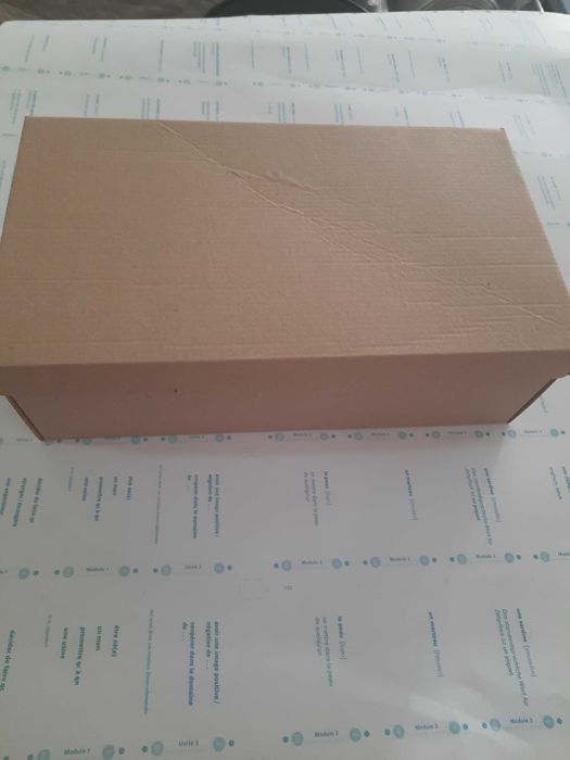 Продавам кашони за пратки, кутии с капак и папки от картон