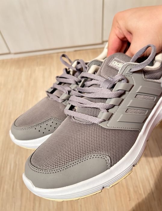 Дамски маратонки Adidas, 41 номер