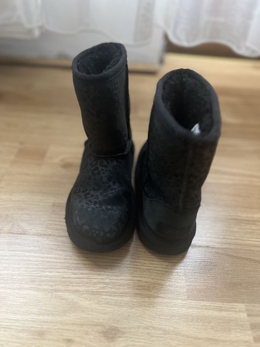 Vand cizme UGG fetite